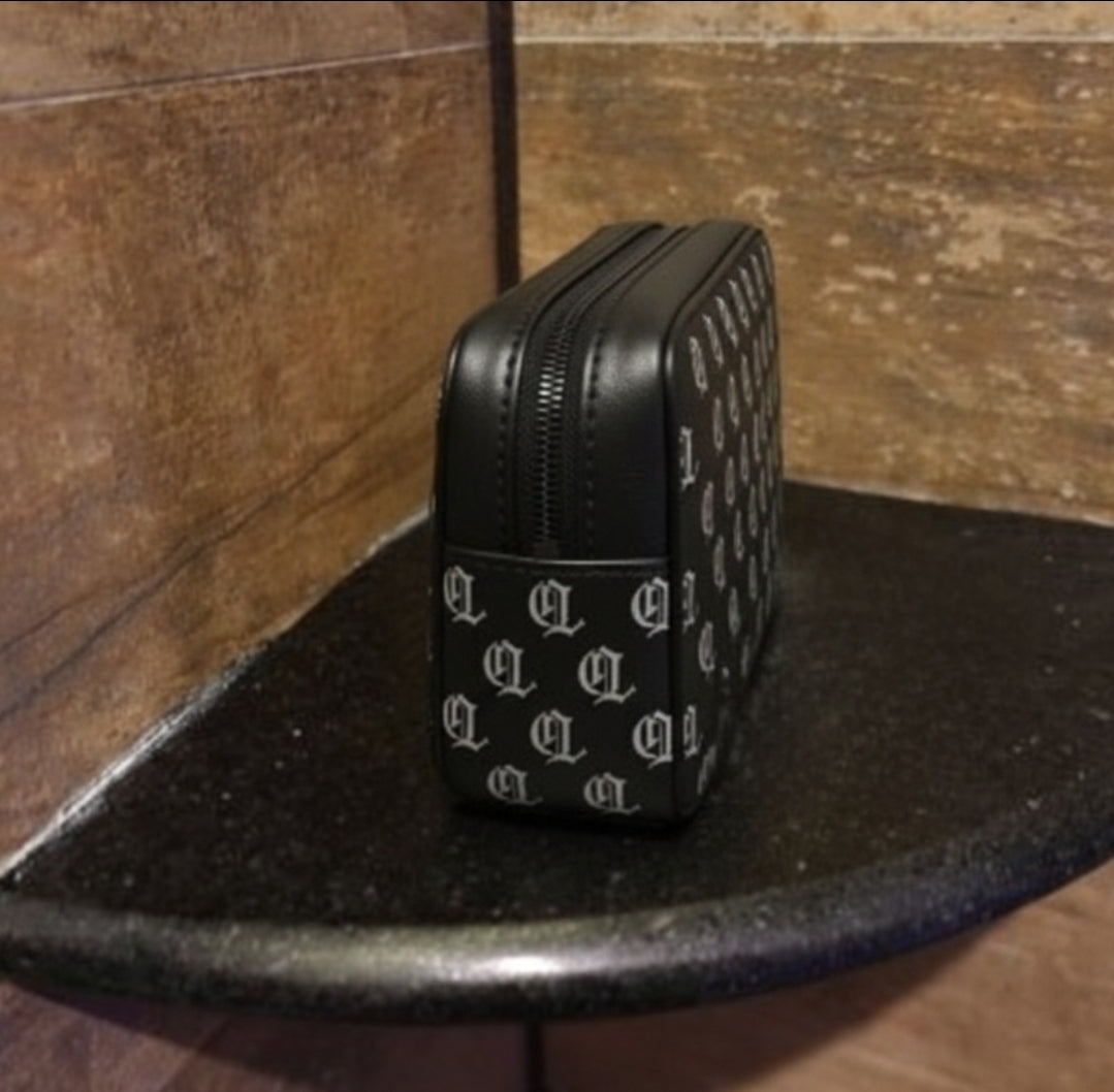 OL Floral Monogram Case – Heritage Edition